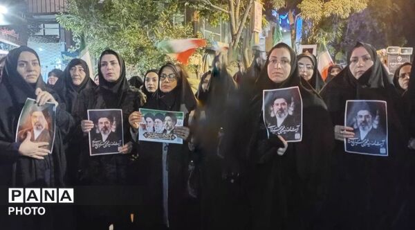 هم‌نوایی فرهنگیان و دانش‌آموزان اهر در سوگواره شبانه رهبر شهید