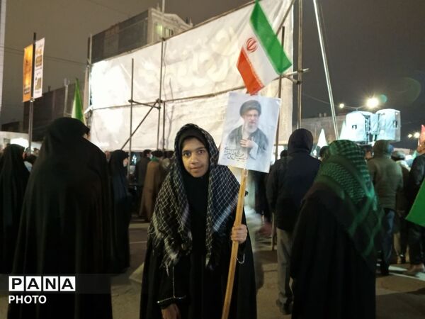 پدر از میان ما رفته ولی پسرش باز علمدار شده 