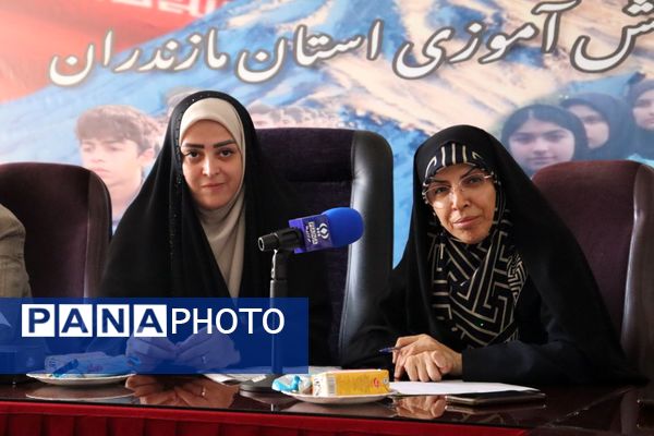 دیدار نماینده مردم ساری و میاندرود در مجلس شورای اسلامی با دانش‌آموزان مازندران