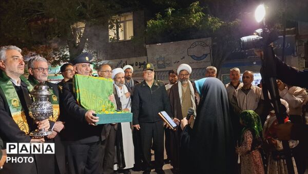 تجمعات شبانه با حضور خادمین امام رضا(ع)