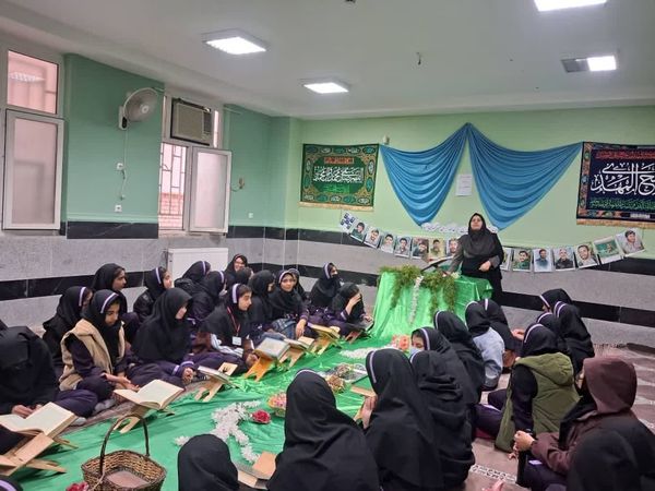 برگزاری محفل انس با قرآن کریم در مدرسه حضرت خدیجه کبری (س) جم