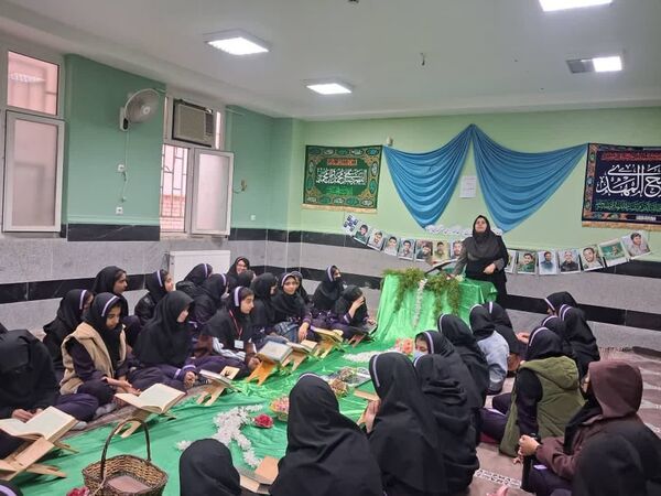 برگزاری محفل انس با قرآن کریم در مدرسه حضرت خدیجه کبری (س) جم