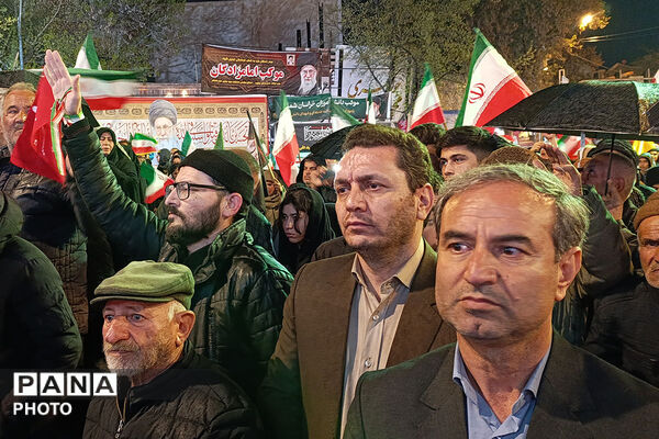  حضور فرهنگیان و دانش‌آموزان به‌مناسبت 12 فروردین ماه روز جمهوری اسلامی ایران 