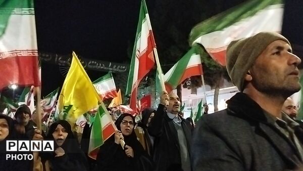 از پیر تا کودک برای حفظ  وطن آمدند-۱