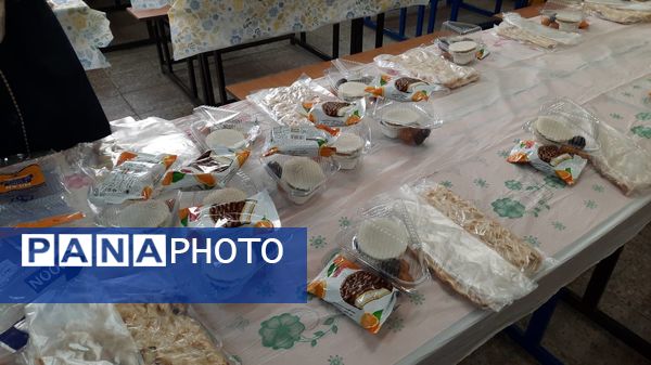 ضیافت افطاری در دبیرستان هیات امنایی فیض کاشانی