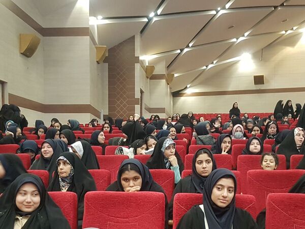 جشن بزرگ ولادت حضرت فاطمه(س) و روز مادر در مدارس امام حسین (ع)