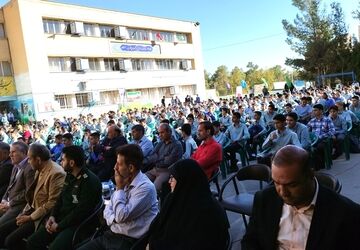 نواخته شدن زنگ آغاز سال تحصیلی در دبیرستان شاهد سلامت ناحیه ۳
