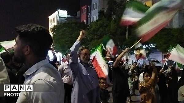 دومین اربعین حضور مردم غیور نیشابور همزمان با دومین سالگرد شهادت شهدای خدمت