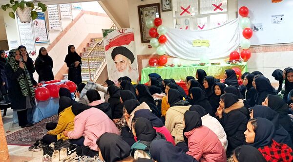 جشن یلدا در دبیرستان حضرت زینب(س) 