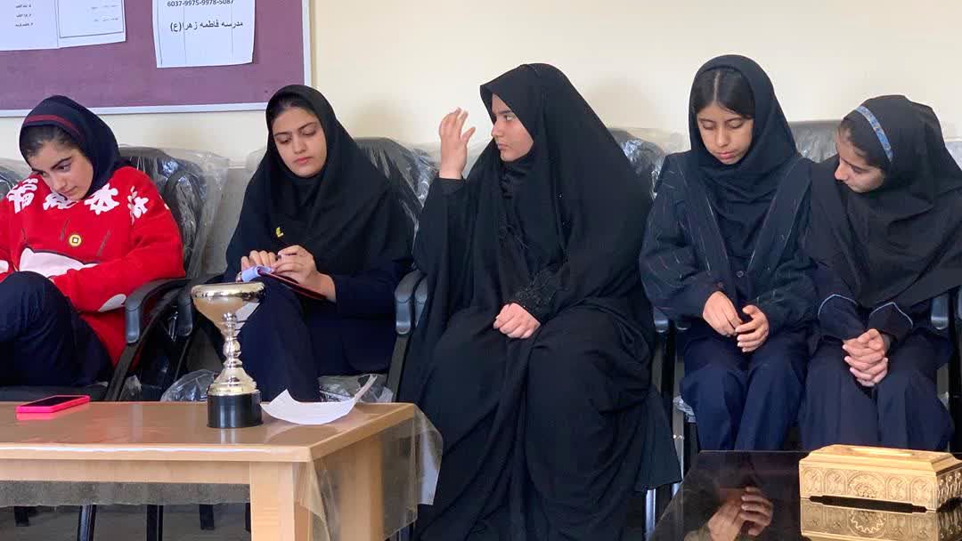 شورای دانش‌آموزی عامل پویایی و نشاط مدارس است