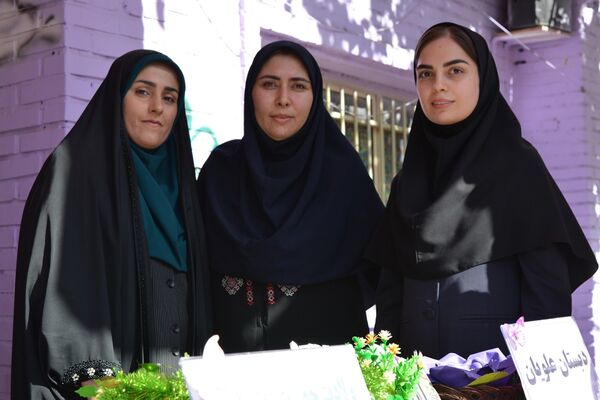 جشن میلاد حضرت زینب(س) با حضور مادران پرستار در دبستان علویان بهارستان‌دو