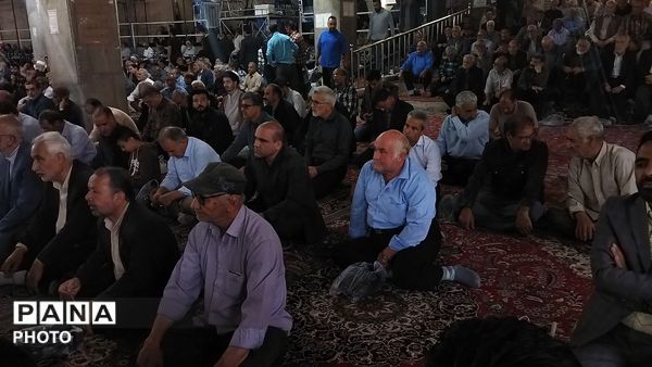 از پیر تا کودک در نماز جمعه نیشابور حضور دارند-۲