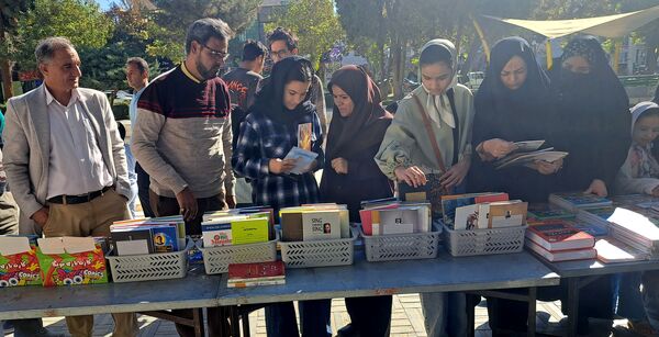 جمعه بازار کتاب در کاشمر