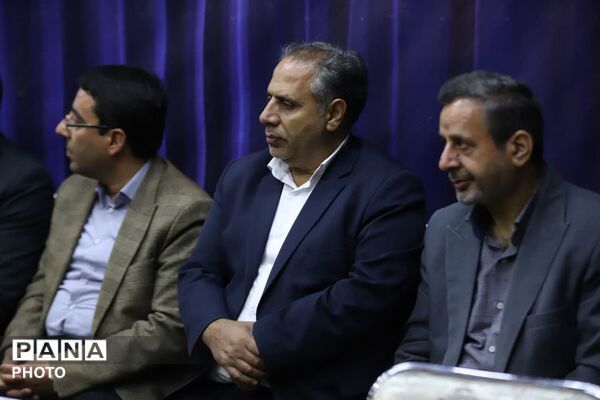 حضور مدیرکل آموزش و پرورش آذربایجان شرقی در هشتادوهشتمین تجمع شبانه‌روزی میدان ساعت