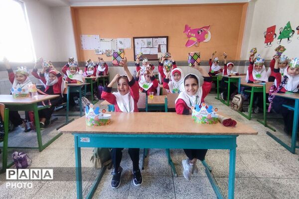 جشن شکوفه‌ها در مدرسه رضوان رباط کریم