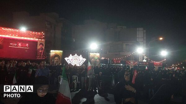 سفره حضرت رقیه(س) دل‌های عشاق را در میدان جمهوری گردهم آورد