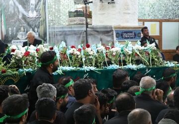 قالی بر دوش،دل بر آسمان؛ آیین باشکوه قالیشویان در مشهد اردهال برگزار شد