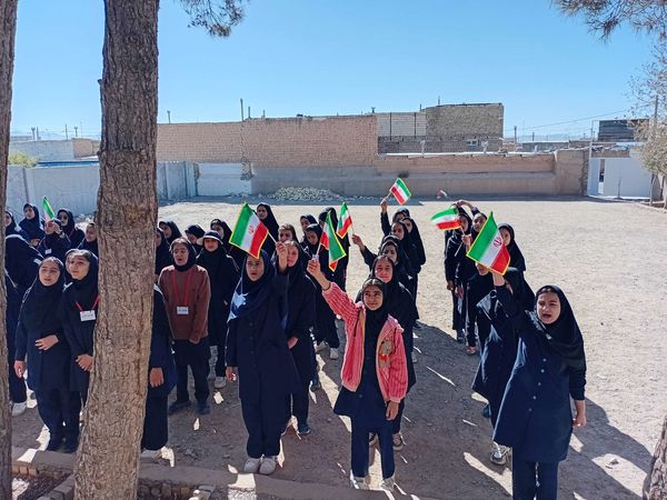 گرامیداشت سیزده آبان در دبیرستان مادرمهربان خلیل آباد