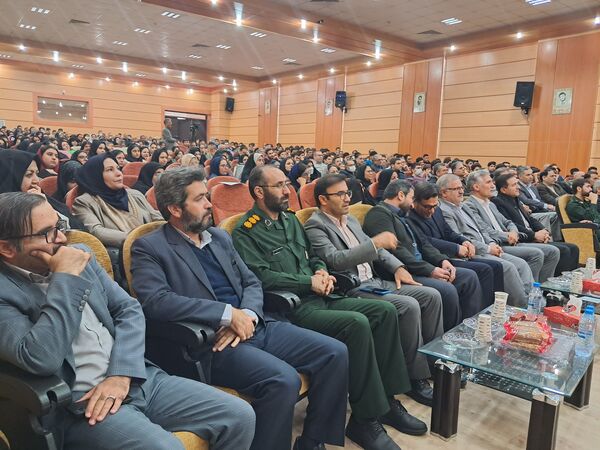 آیین تجلیل از رتبه‌ برتر‌های ناحیه۲