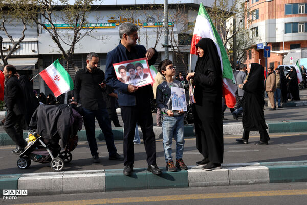 تشییع پیکر شهیدان لاریجانی، سلیمانی و شهدای ناوشکن دنا - 3