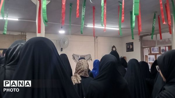 بانوان بسیجی و جانفدا در شهر فردوسیه باآموزش و فراگیری کار با اسلحه به دفاع از وطن وجان خود وهموطنانشان برخاستند