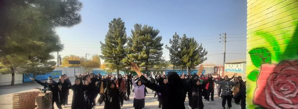 صبحگاه دبیرستان دخترانه دوره اول پروین اعتصامی  روستای انداد