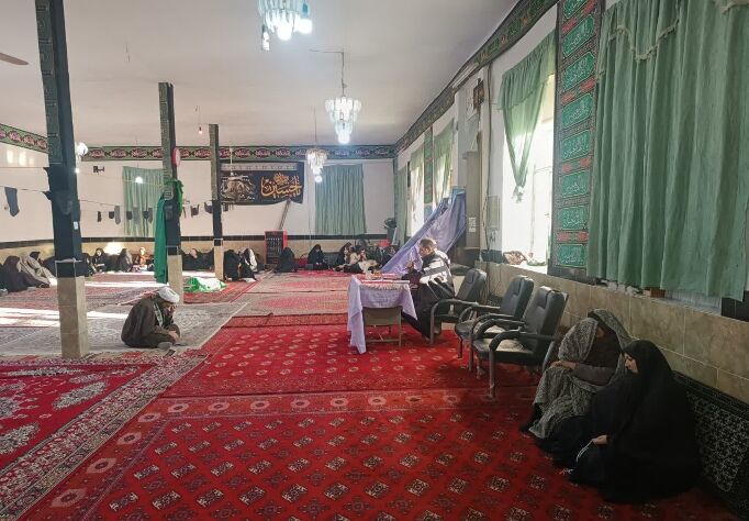 تکریم از مادران شهدا در پایگاه طاهره بسیج خواهران روستای حسین آباد