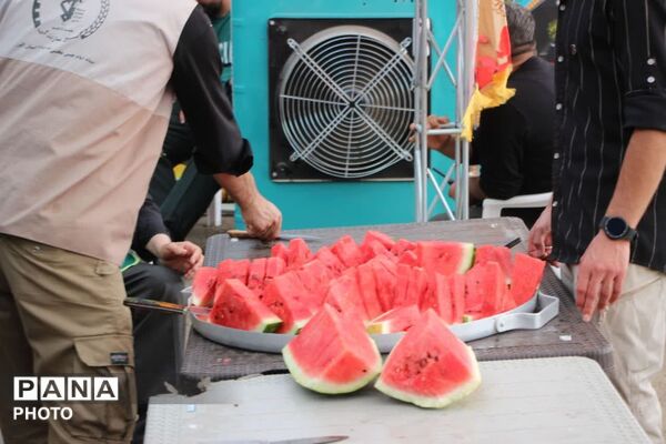 شروع خدمت رسانی به زائران امام شهید در موکب عاشقان امام شهید شهرستان ساوجبلاغ
