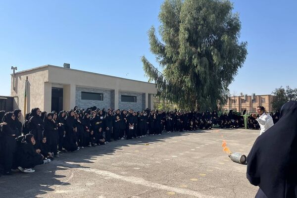 گرامیداشت روز آتش‌نشانی و ایمنی در مدارس شهرستان پیشوا