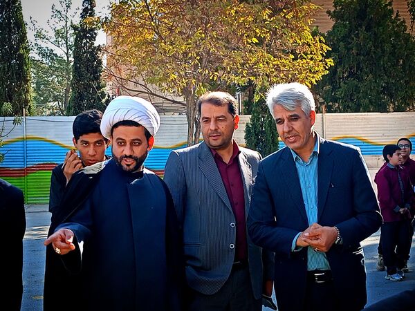 مدرسه میثاق کاشمر شاهد رقابت انتخاباتی دانش آموزان برای مدیریت مدرسه بود