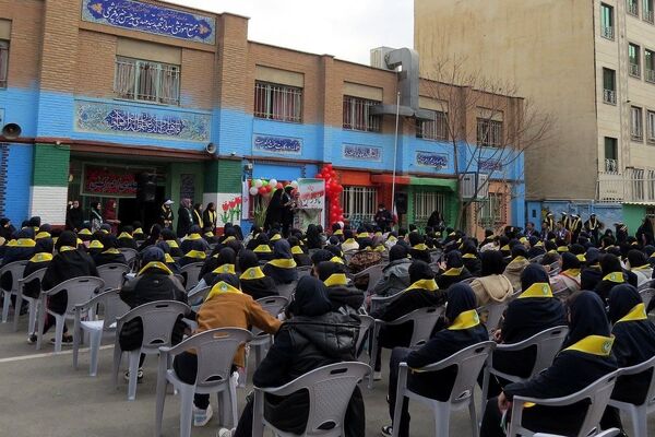 فجر دانش آموزی در قلبِ ری