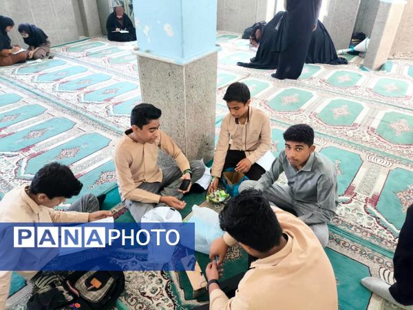 نمایش خلاقیت و استعداد نوجوانان 