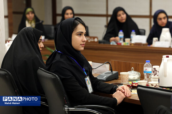 اولین نشست کارگروه تدوین سند دوازدهمین دوره مجلس دانش‌آموزی
