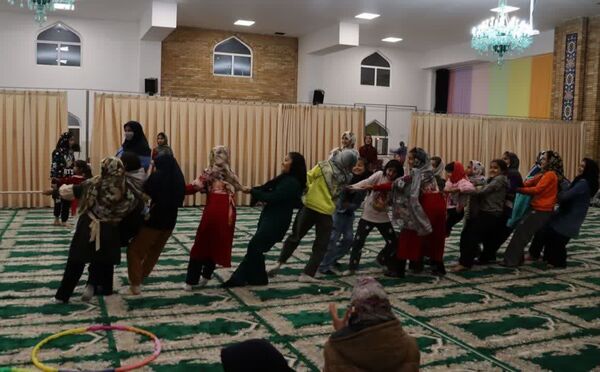 جشن شب یلدایی دختر و مادران در مسجد النبیین بیرجند