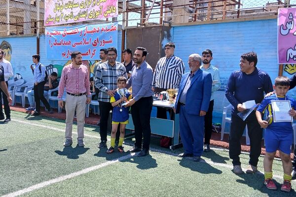 مسابقات مینی فوتبال دانش‌آموزان دوره اول ودوم ابتدایی در بهارستان‌۲
