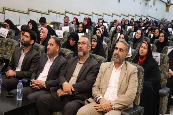 تجلیل از طلایه‌داران برتر تعلیم و تربیت ، آیین تقدیر از معلمین نمونه شهرستان پاکدشت 