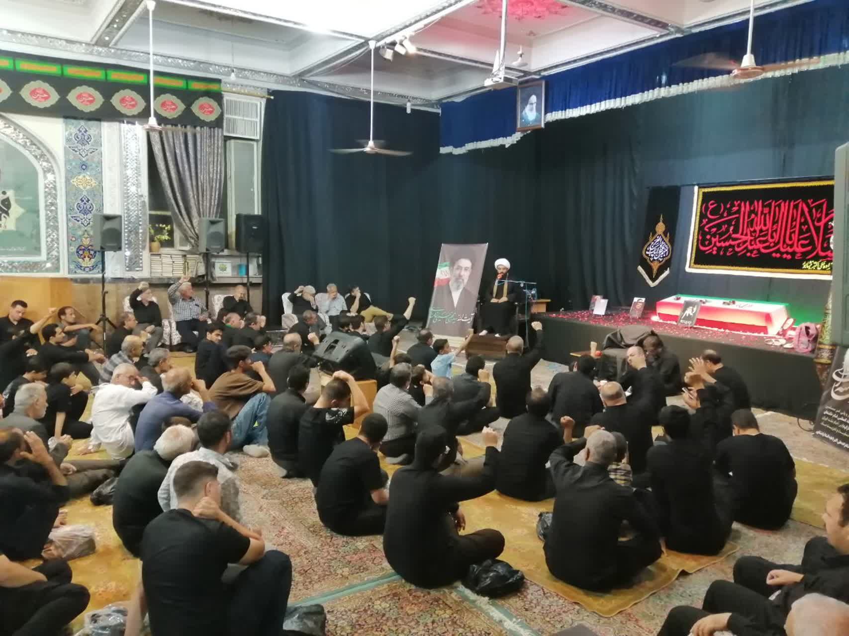 آیین عزاداری شب نهم محرم در هیئت شاهزاده علی اکبر 