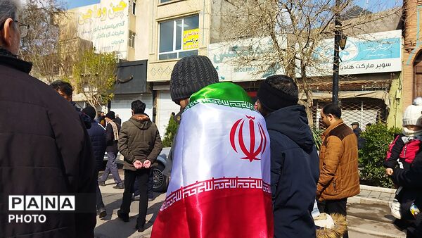 مشت هایی که با فریاد انتقام بالا می آمدند 