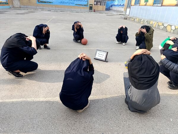 بیست‌وهفتمین مانور سراسری زلزله و ایمنی در دبیرستان میرزا جعفر سروقد
