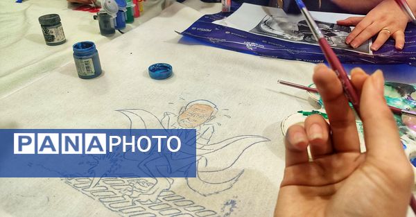 نمایشگاه هنری دانش آموزان در دبیرستان مهردخت 