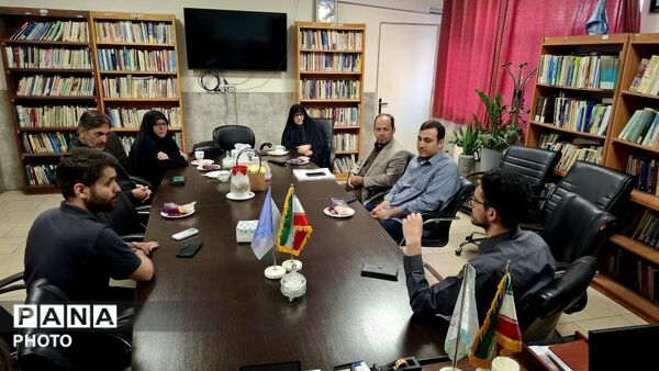 جشن علم در نمایشگاه «فانوس»؛ نمایش قدرت پژوهشگری دانش‌آموزان علامه حلی ۲