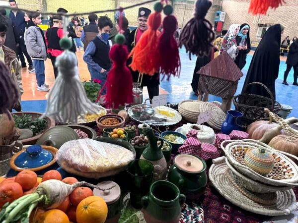 یلدایی به یاد ماندنی در مدرسه البرز رودهن