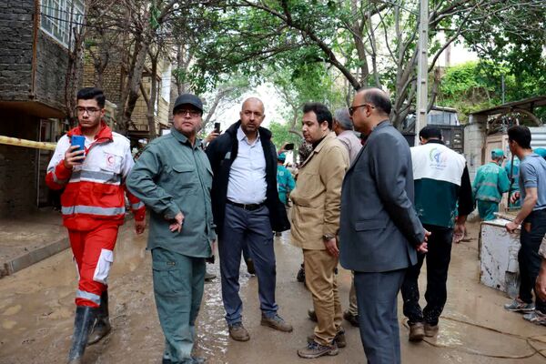 بازدید وزیر کشور از روند بازگشایی و خدمت‌رسانی در مناطق سیل‌زده مشهد