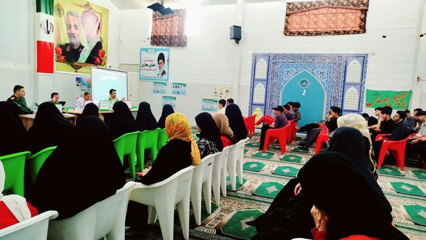 دانش‌آموزان در تریبون آزاد، نقدهای خود را به مسئولان مطرح کردند