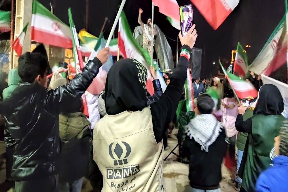 مردم شهر بار سلیبریتی های خیابان ها شدند