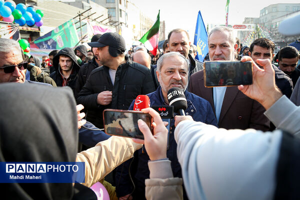 حضور وزیر آموزش و پرورش در راهپیمایی 22 بهمن 1403