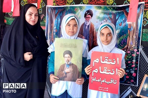 قاب های دانش آموزی ماندگار از فراق رهبر شهید