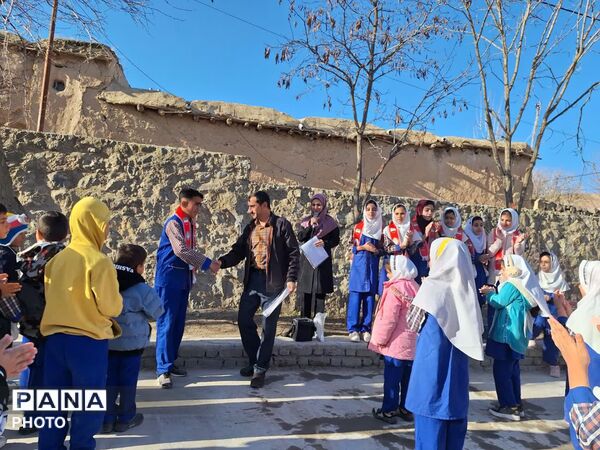 روز بدون کیف در آموزشگاه شهید ذوالفقاری روستای احمد آباد