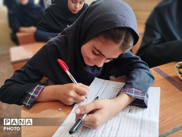 کلاس‌های رشد و تقویت دانش‌آموزان در دبیرستان مهدی خدابنده