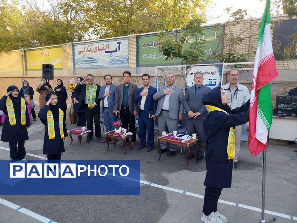 صبحگاه تمام تشکیلاتی دبیرستان تقی‌پور مراغه